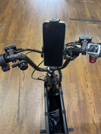 360度回転式スマートフォンホルダー