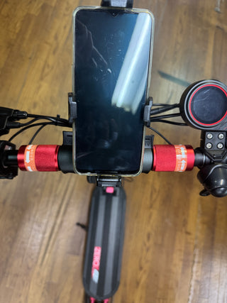 360度回転式スマートフォンホルダー