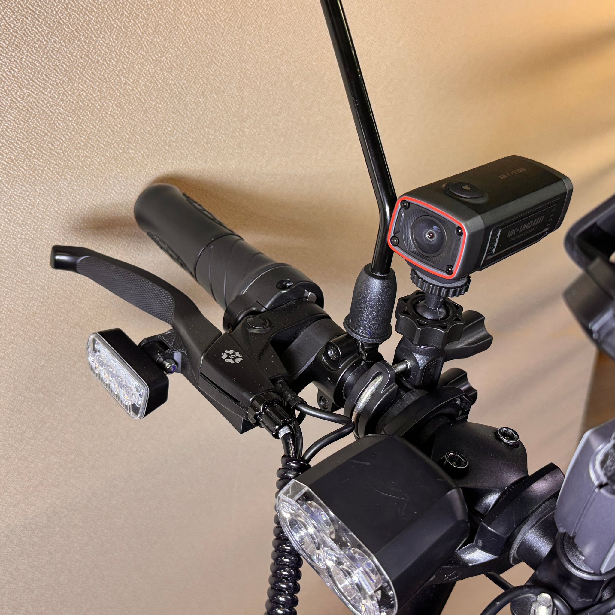 AKEEYO AKY-710S ドライブレコーダー